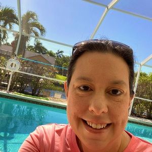 Meet your Posher, Laurie